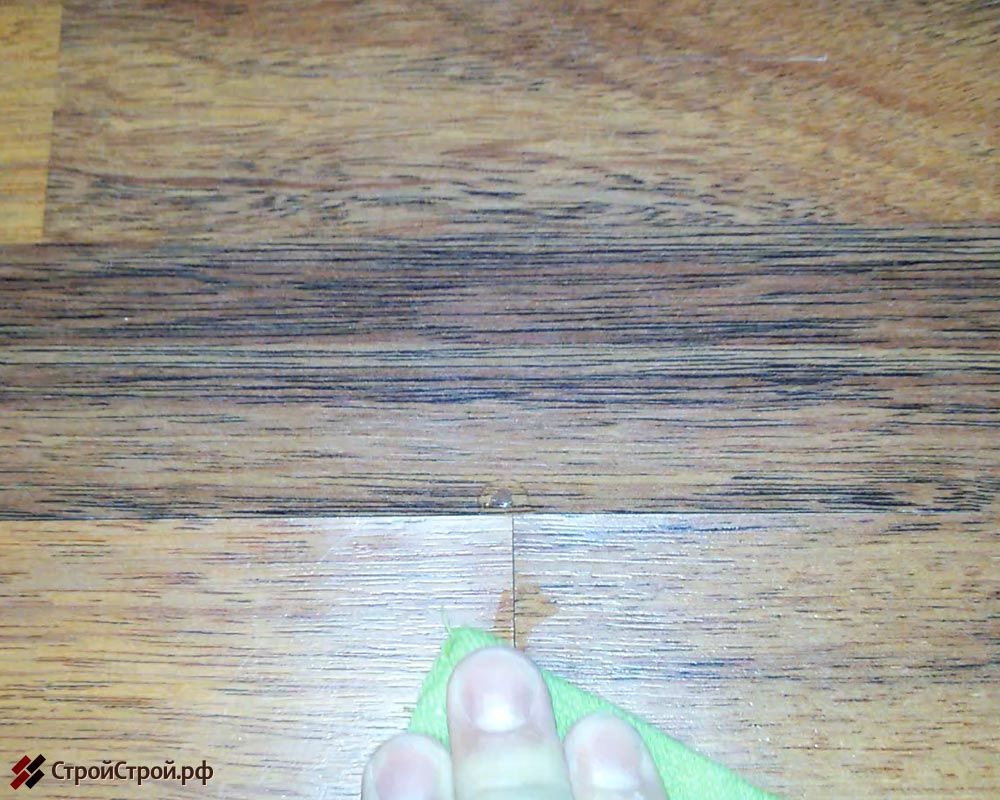 Вода под ламинатом